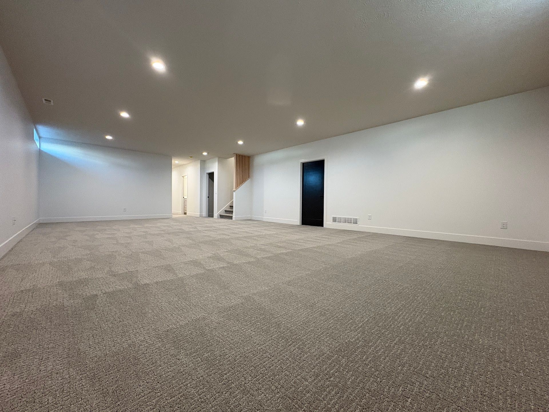 Basement, Warm and Modern Home In Lincoln
