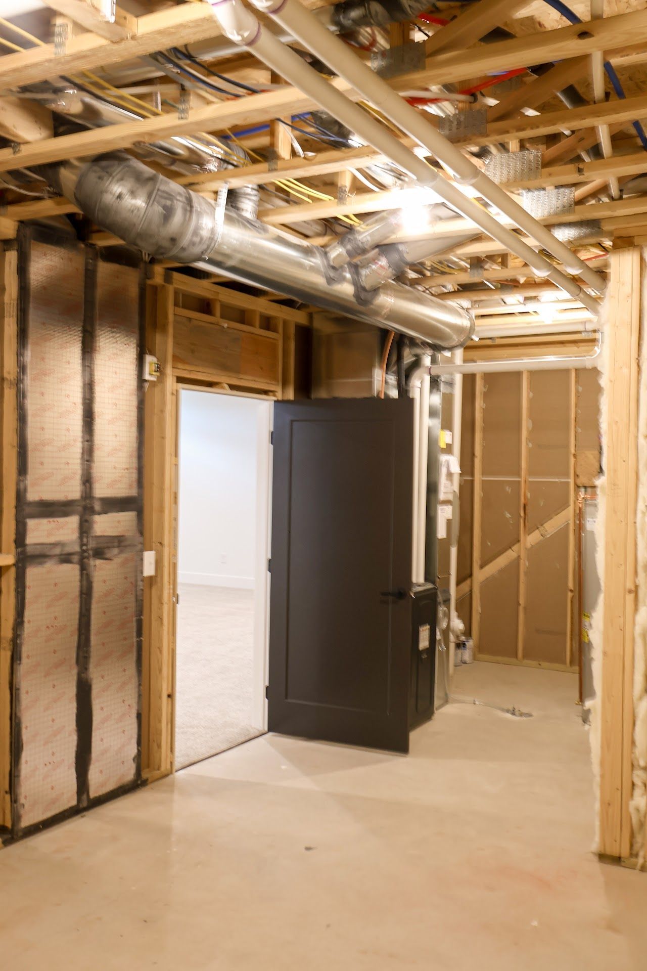 Basement, Warm and Modern Home In Lincoln