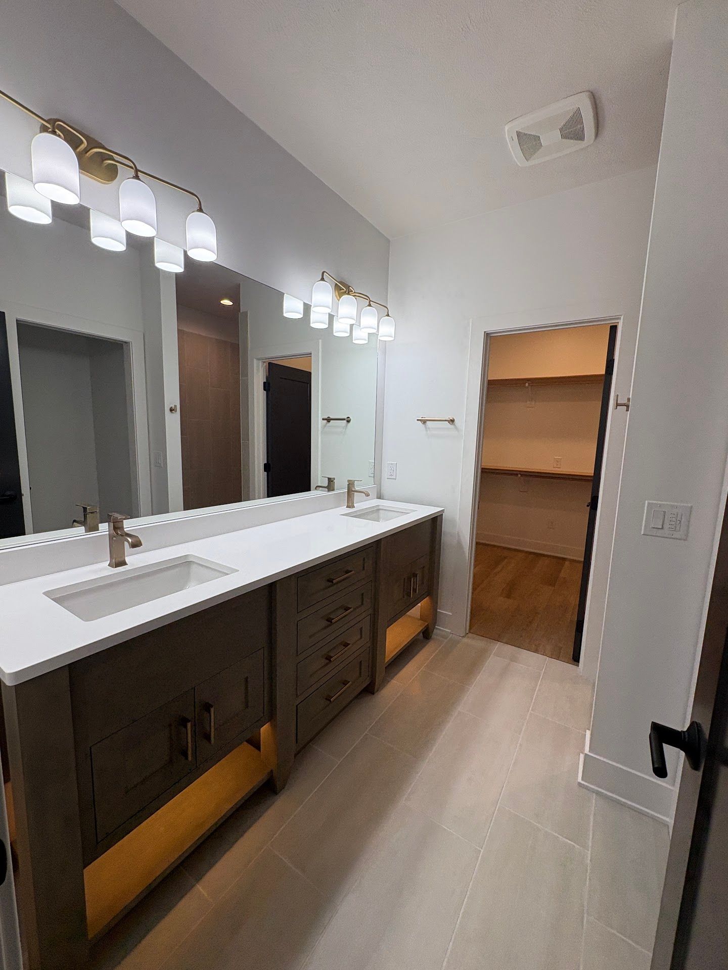 Bathroom, Warm and Modern Home In Lincoln