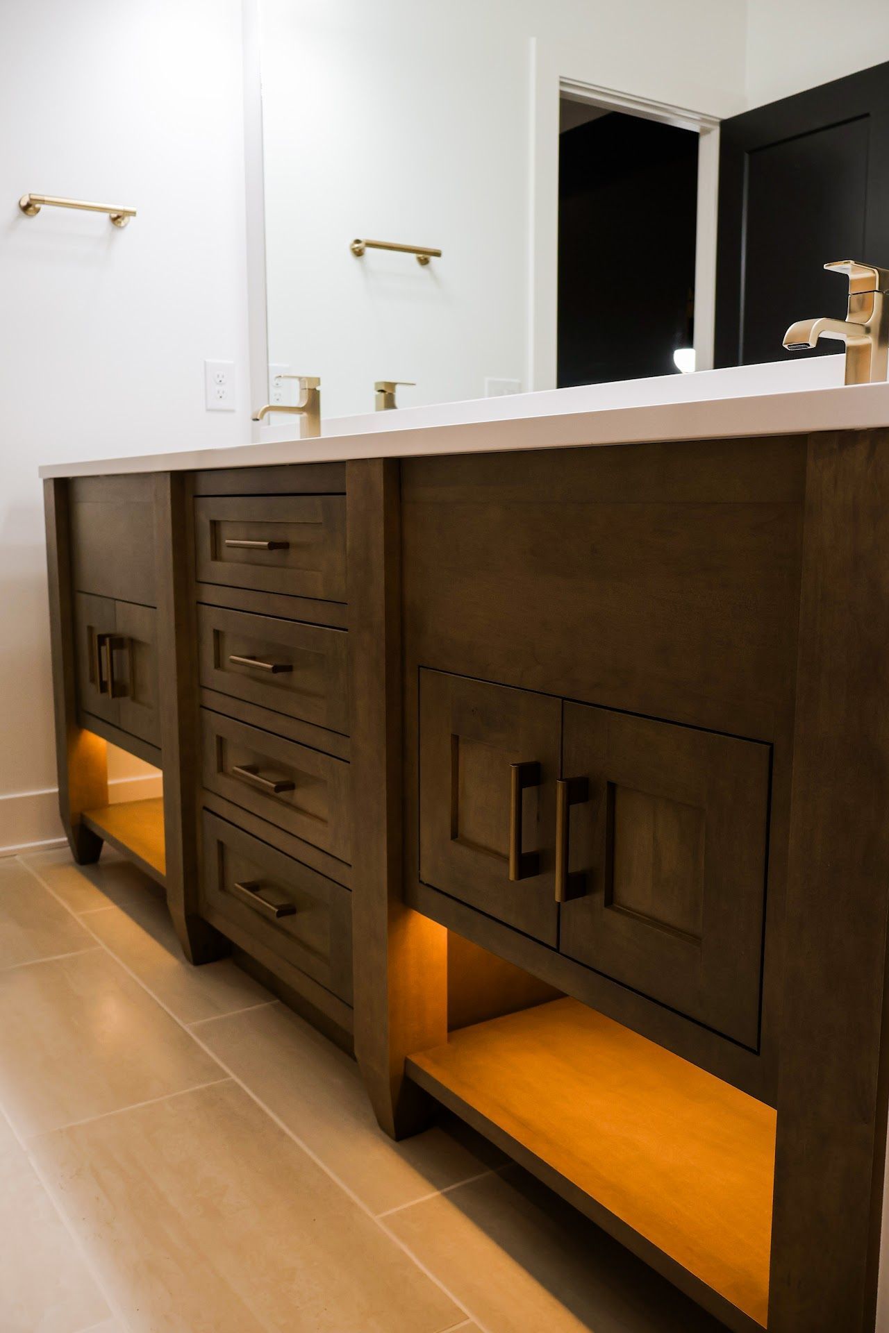 Bathroom, Warm and Modern Home In Lincoln
