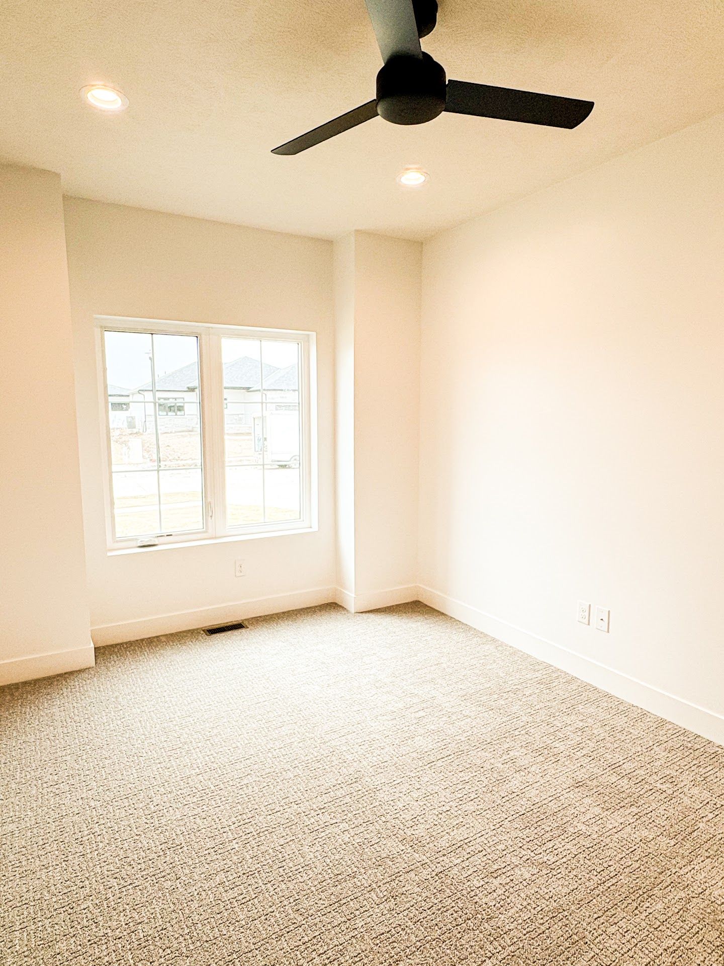 Bedroom, Warm and Modern Home In Lincoln