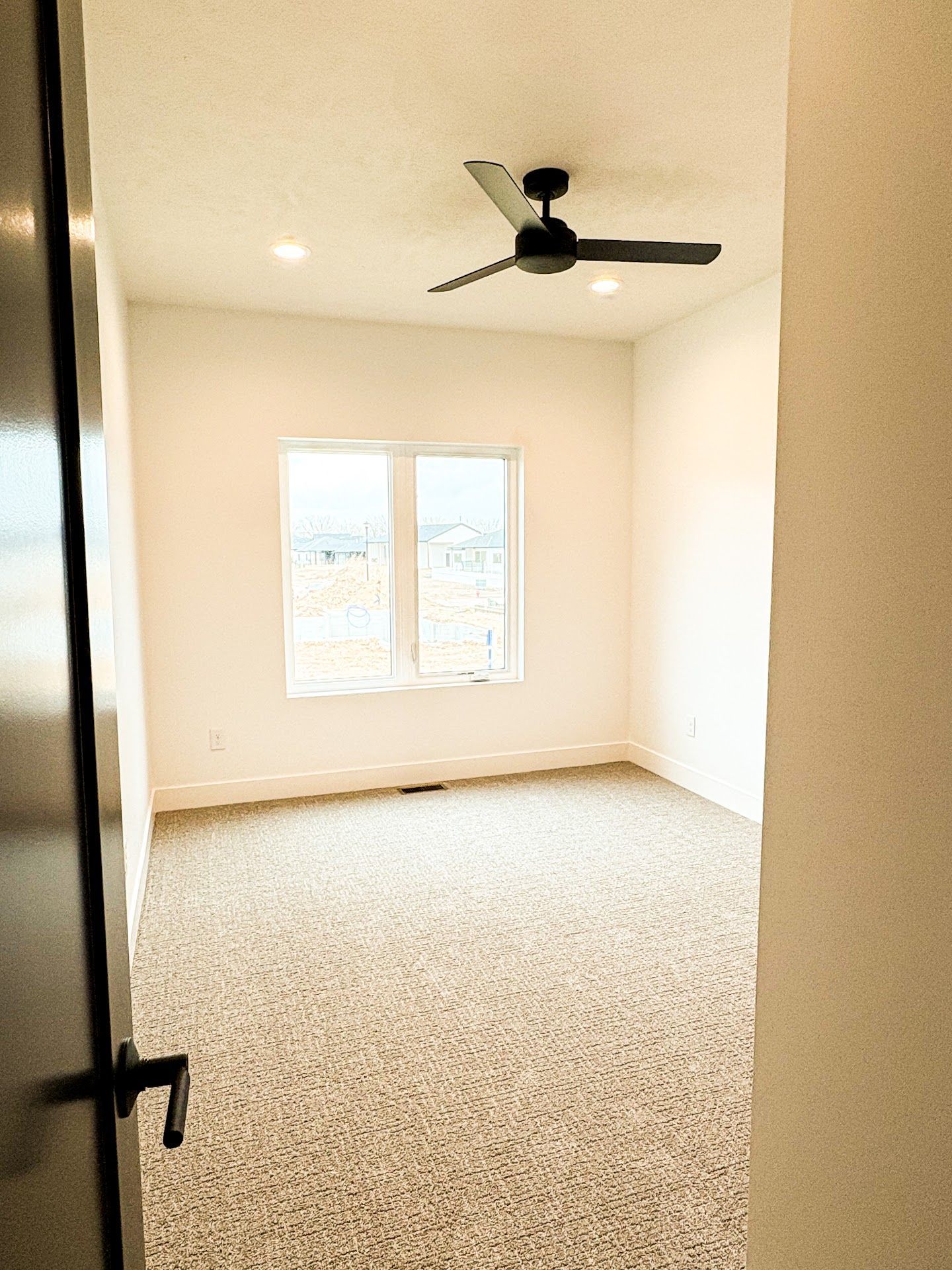 Bedroom, Warm and Modern Home In Lincoln