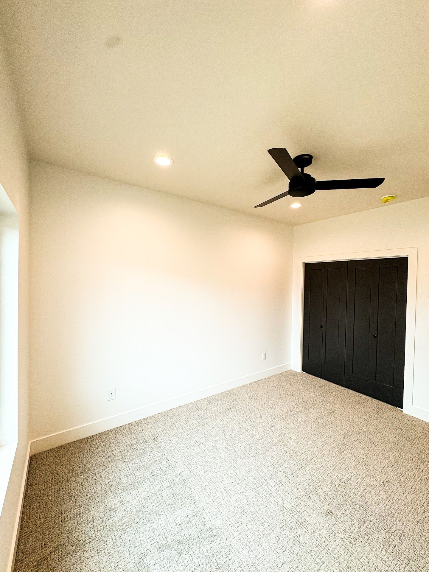Bedroom, Warm and Modern Home In Lincoln