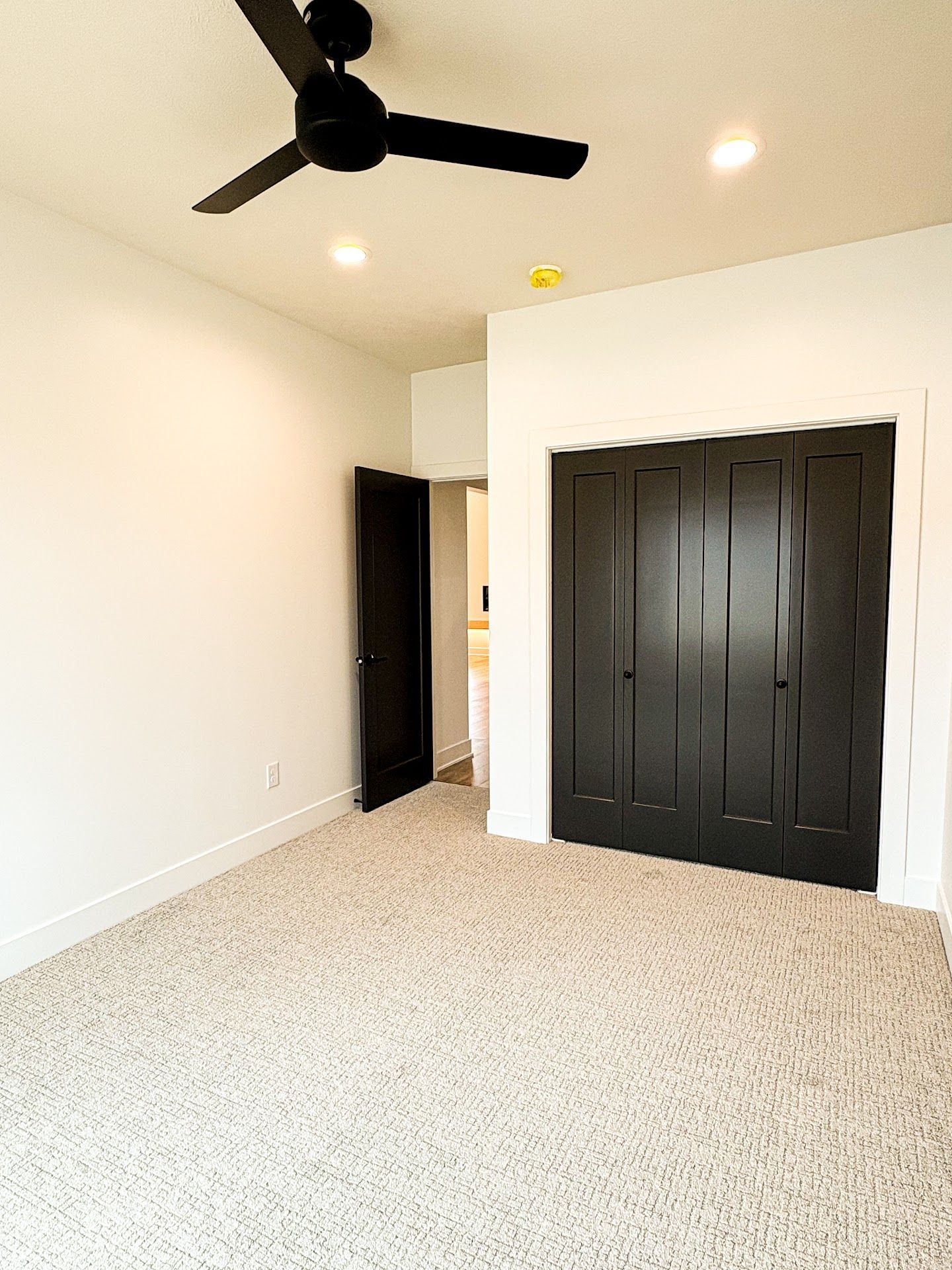 Bedroom, Warm and Modern Home In Lincoln