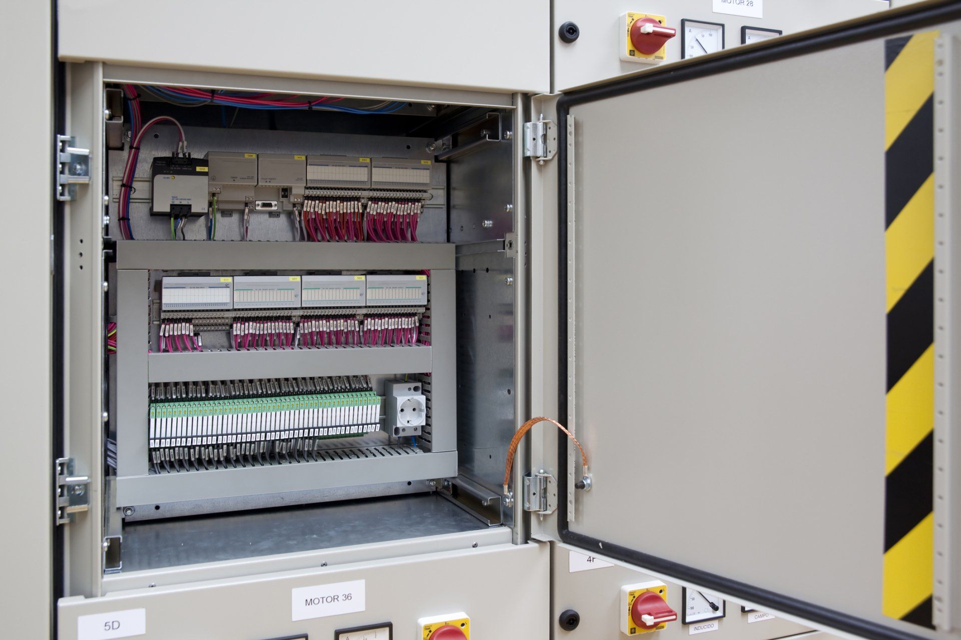 Commercial Building Fuse Box — Mt. Vernon, OH — Mister Electric
