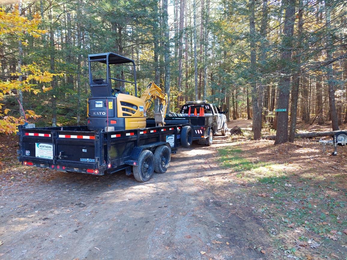 SERVICE TRUCK WITH DOZER TRAILER