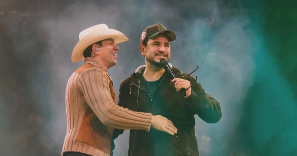 Yahir y Eden Muñoz cantan juntos en la Plaza de Toros México. Foto: El Imparcial