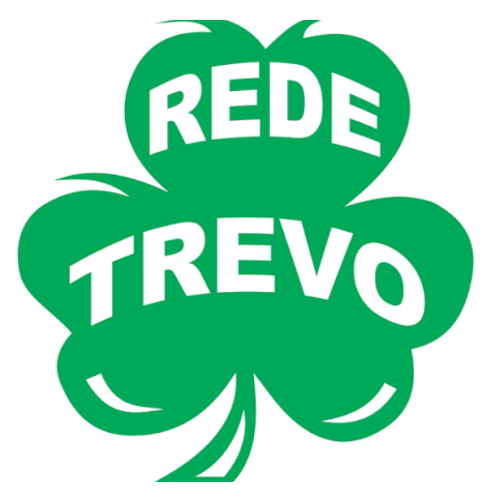 Logótipo verde de um trevo de quatro folhas com as palavras brancas “REDE TREVO” no interior