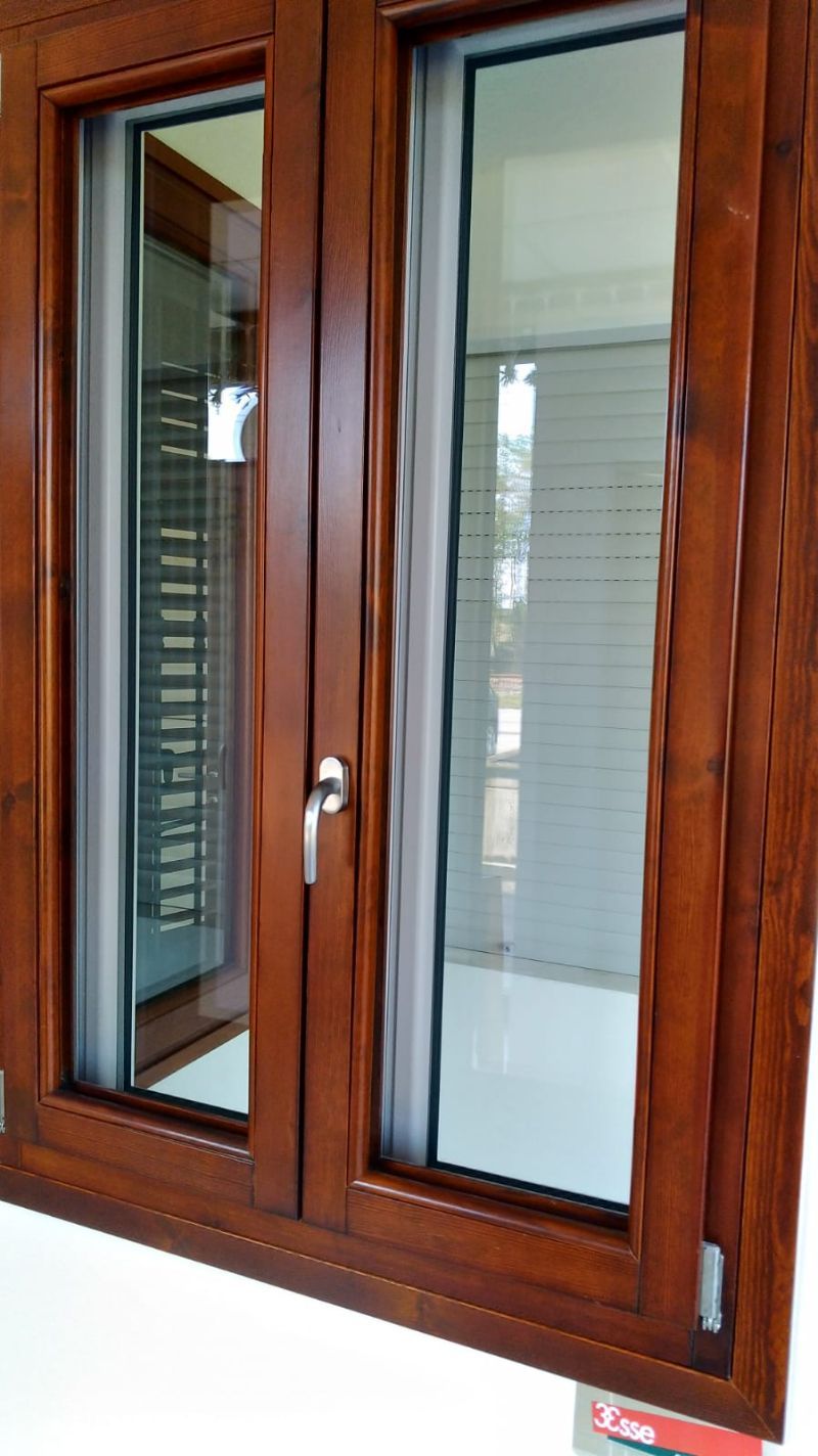 Finestra in legno