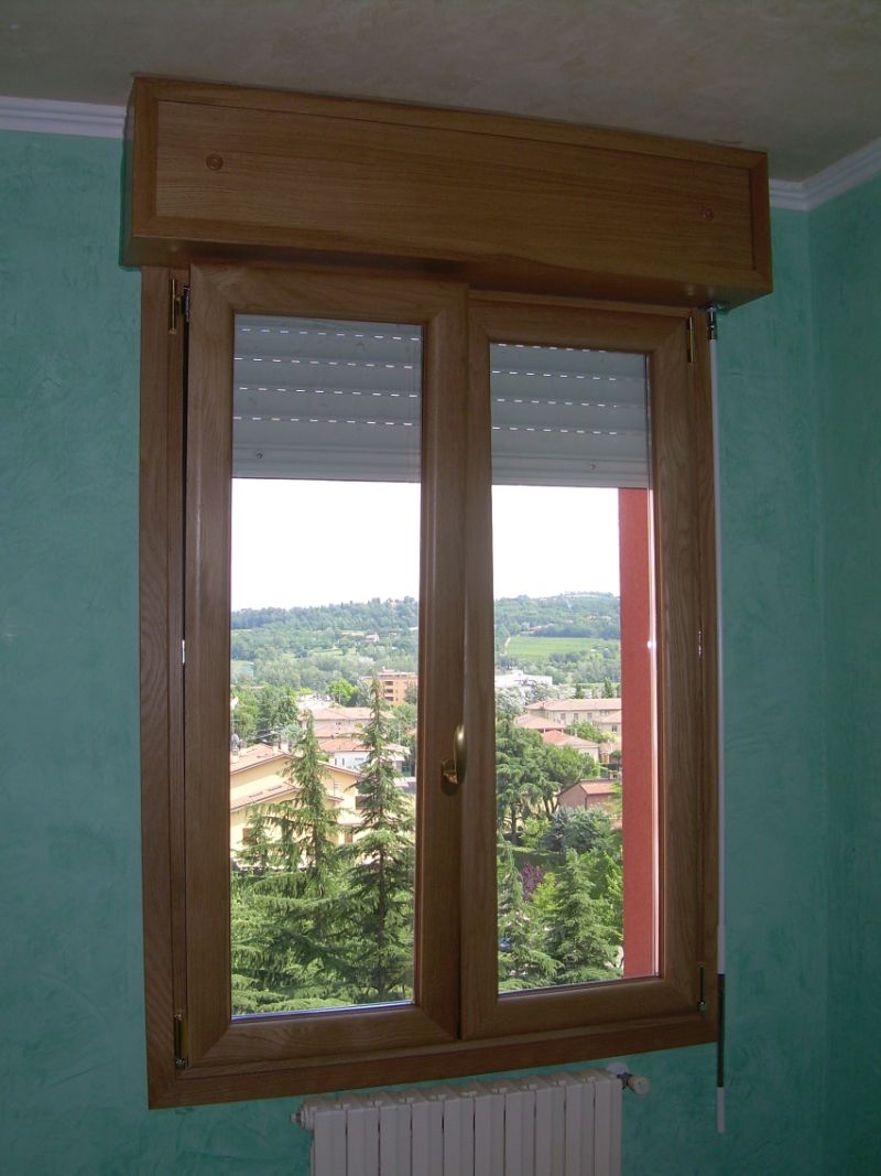 finestra con avvolgibile