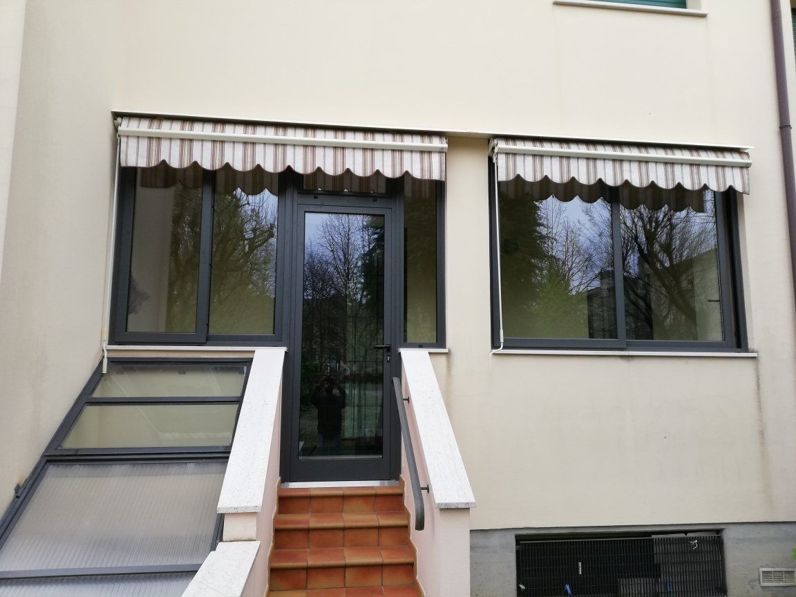 chiusura con infisso di un terrazzo