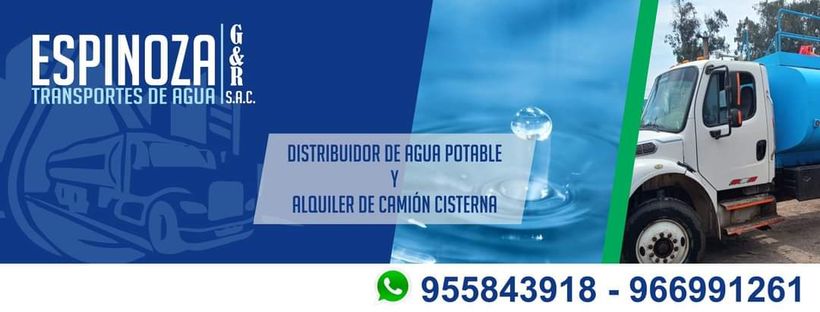 Espinoza transporta una pancarta con un camión, fondo azul y números de teléfono para contacto.