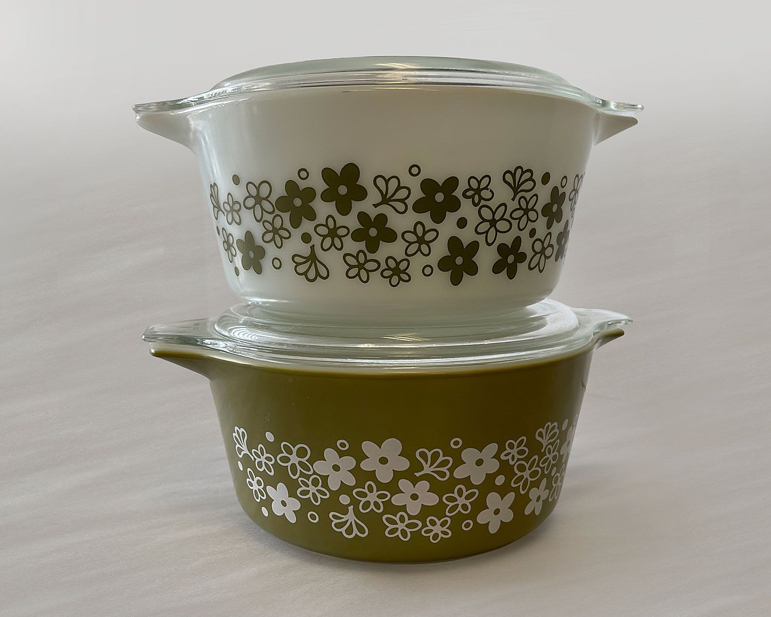 Rare Pyrex Daisy Normal and Reversed pattern.