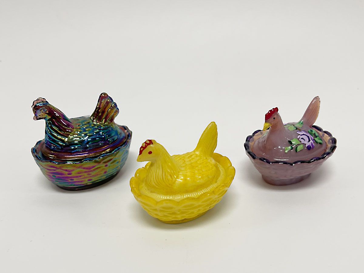 Vintage Hens on nest