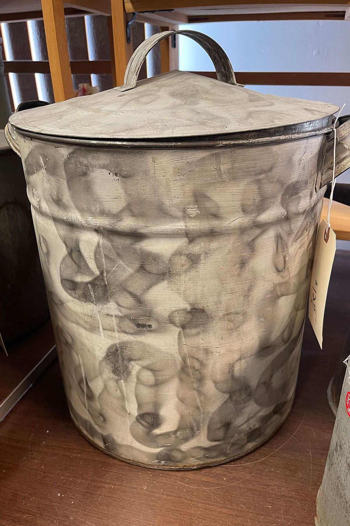 decorative metal can