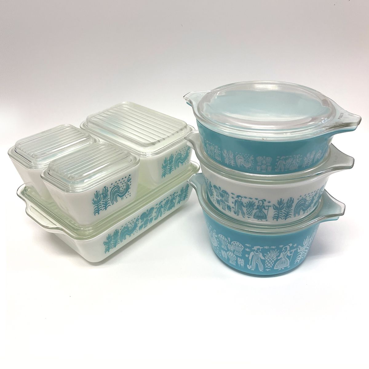 Pyrex sets in blue butterprint