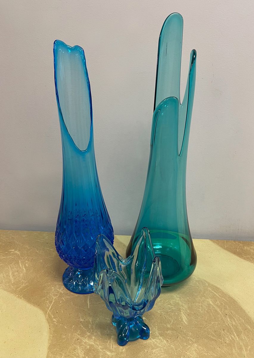 Vintage swung vases in blue and teal