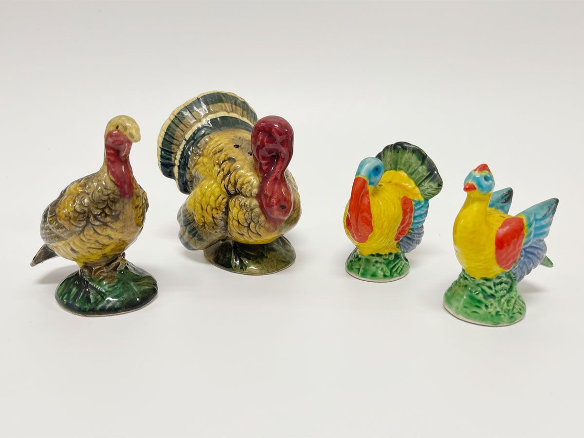Pottery art shakers