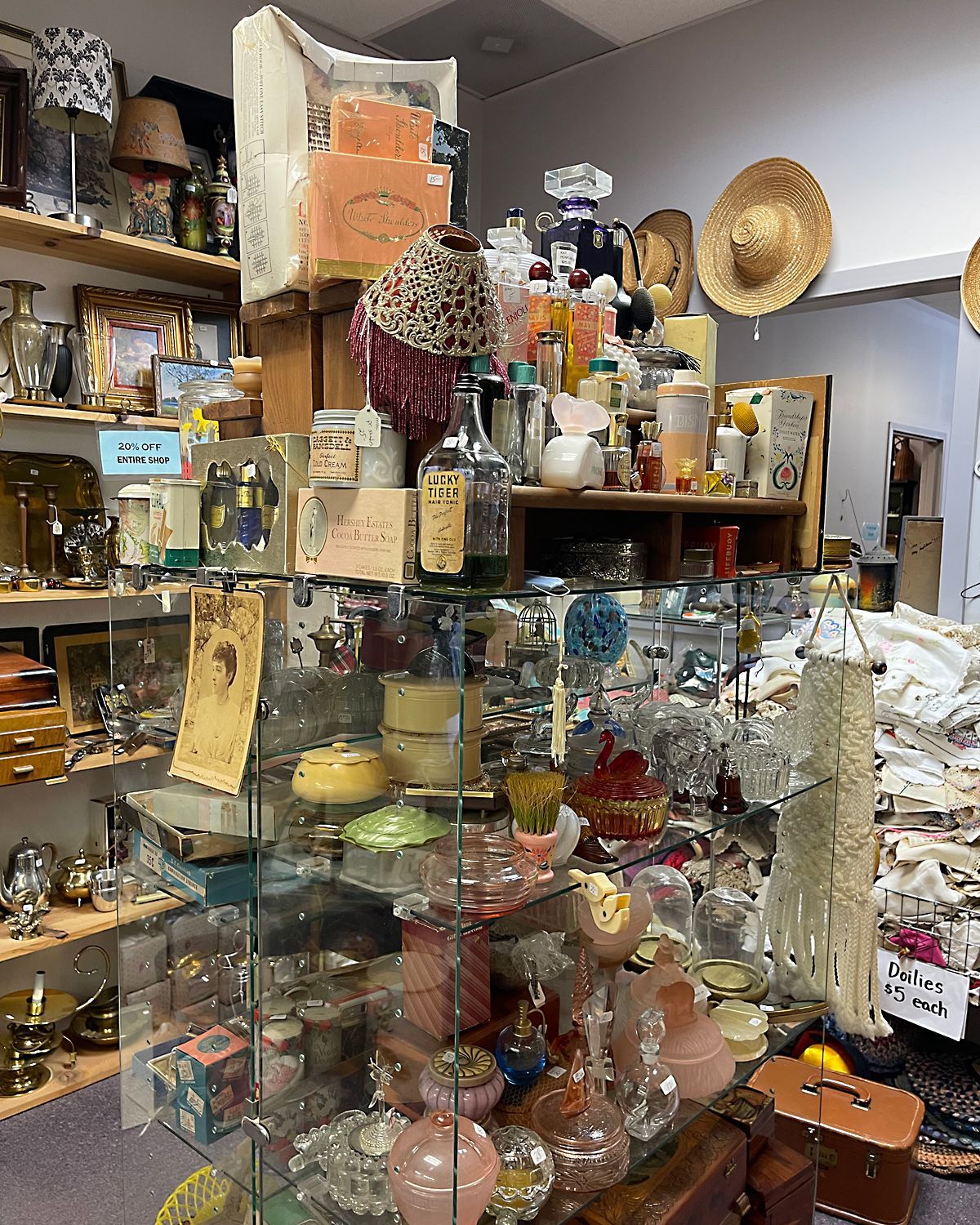 Women's Room collectables/