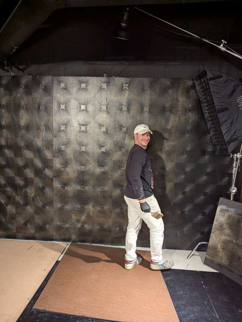 Starburst wall texture and portrait lighting setup.