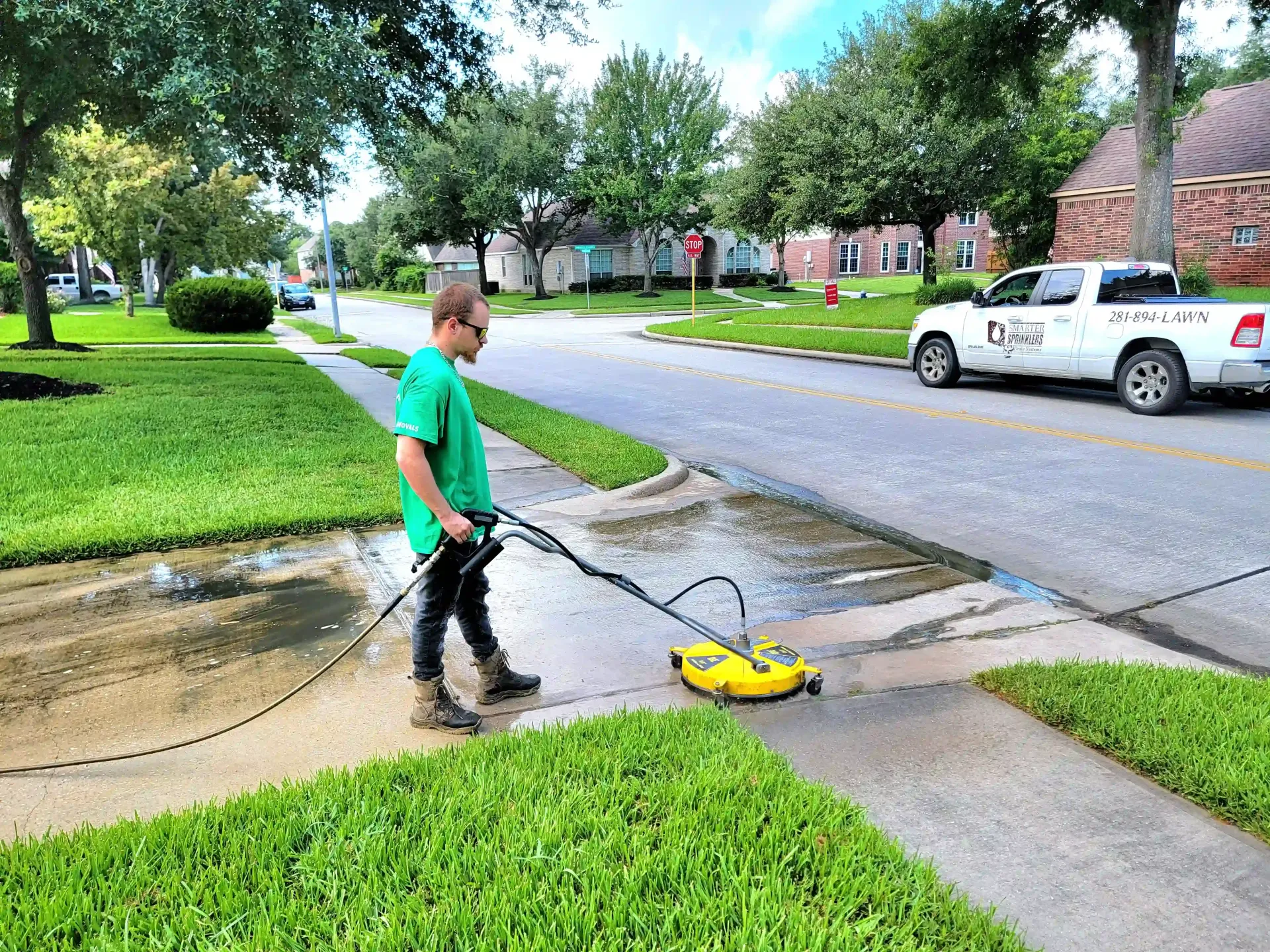 Driveway Cleaning Houston | Driveway Pressure Washing