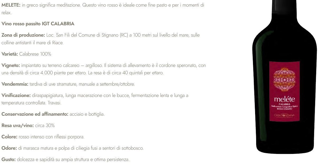 Bottiglia di vino rosso con etichetta bordeaux accanto alla descrizione del prodotto, su sfondo bianco