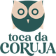 Logotipo com uma coruja azul-petróleo acima do texto “toca da CORUJA” em azul-petróleo e bege.
