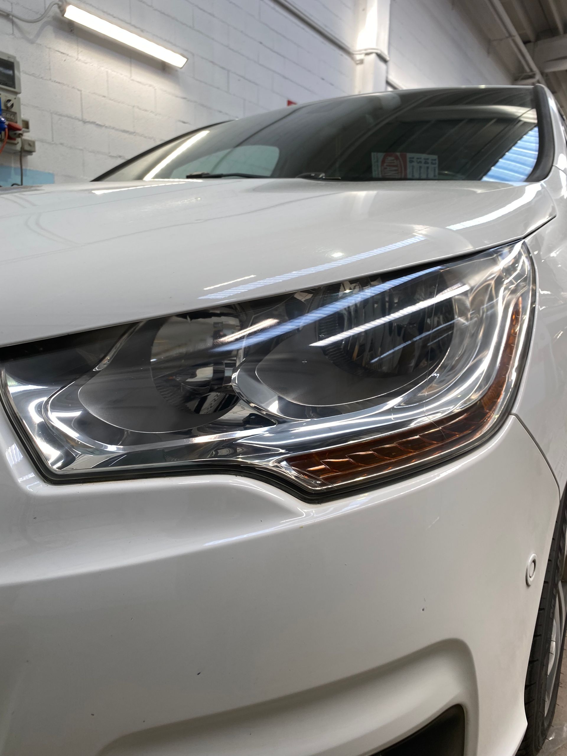 faro auto rigenerato