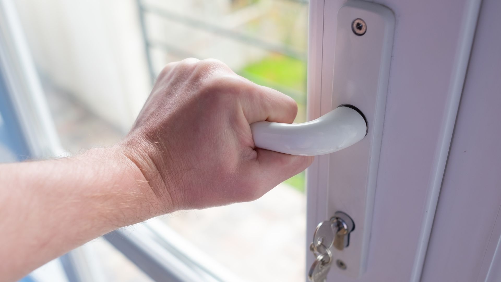 Getting ready for your summer holidays? Here are 6 essential window and door checks