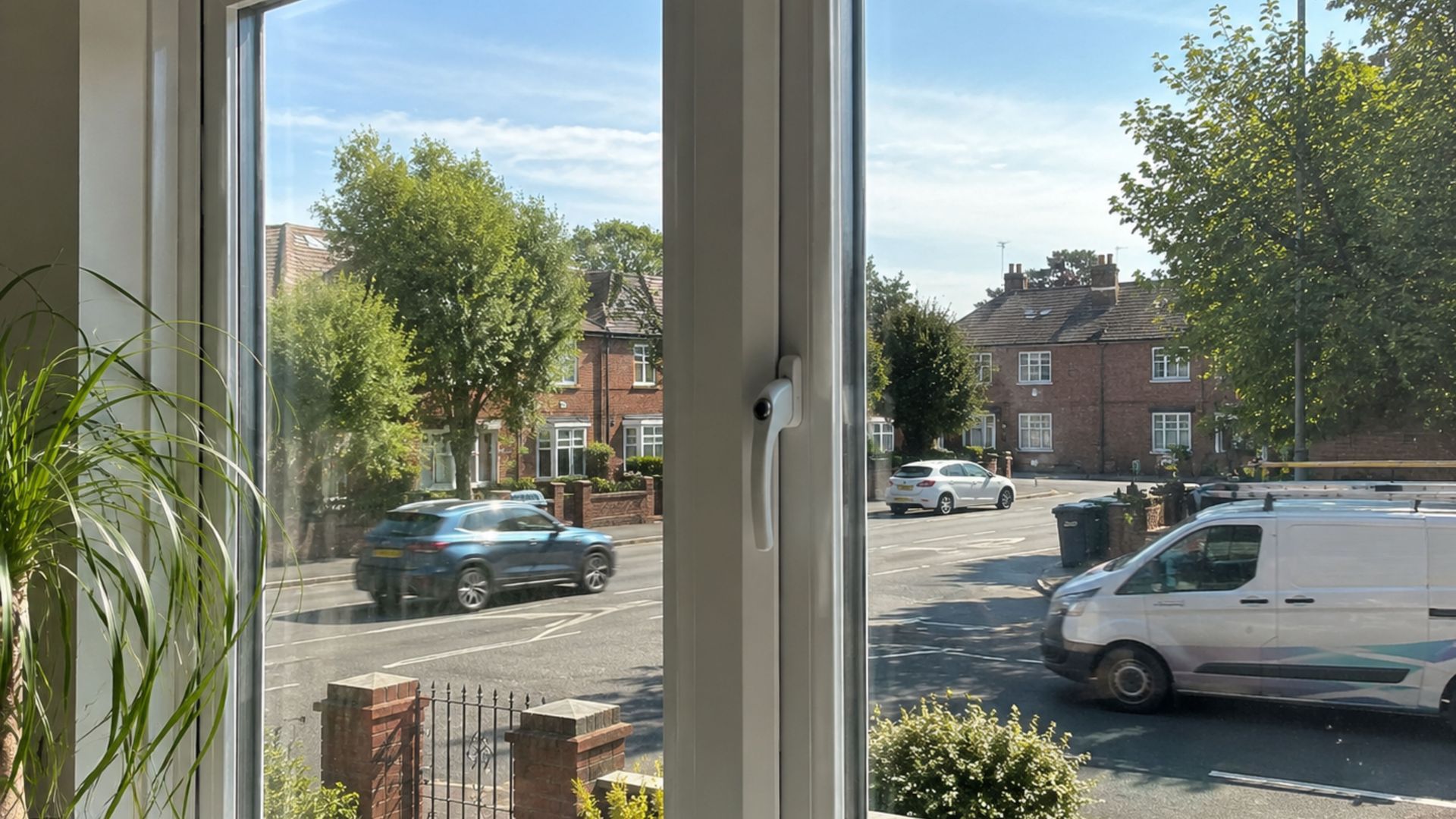 What glass should you choose for noise reduction? Explore the pros and cons of triple glazing in our guide.
