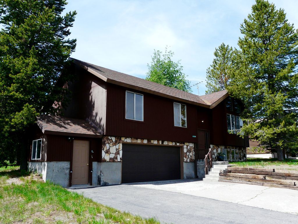 West Yellowstone Lodging Brook Trout Inn Cabins & Mountain Homes