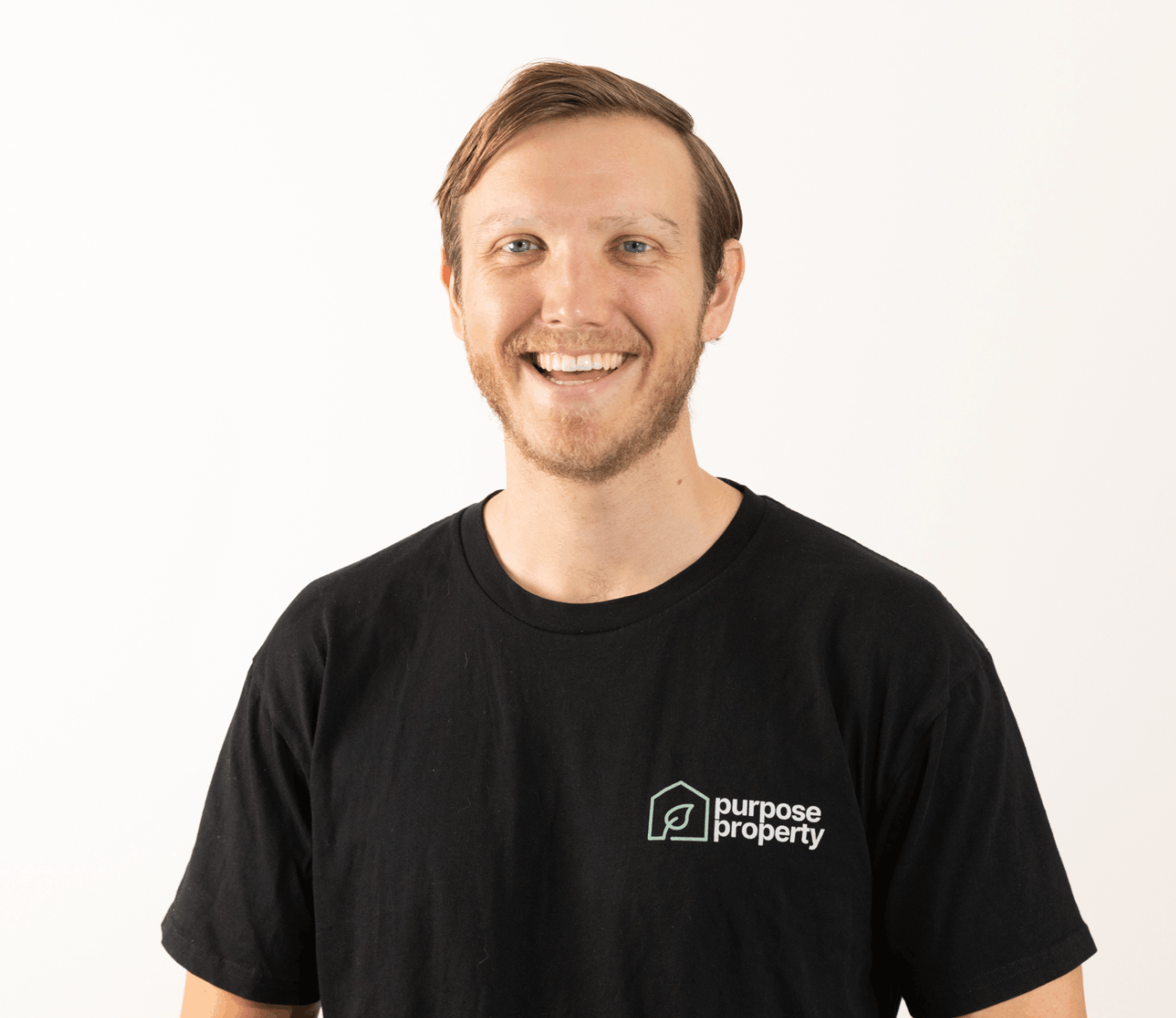 Man wearing a black t-shirt with