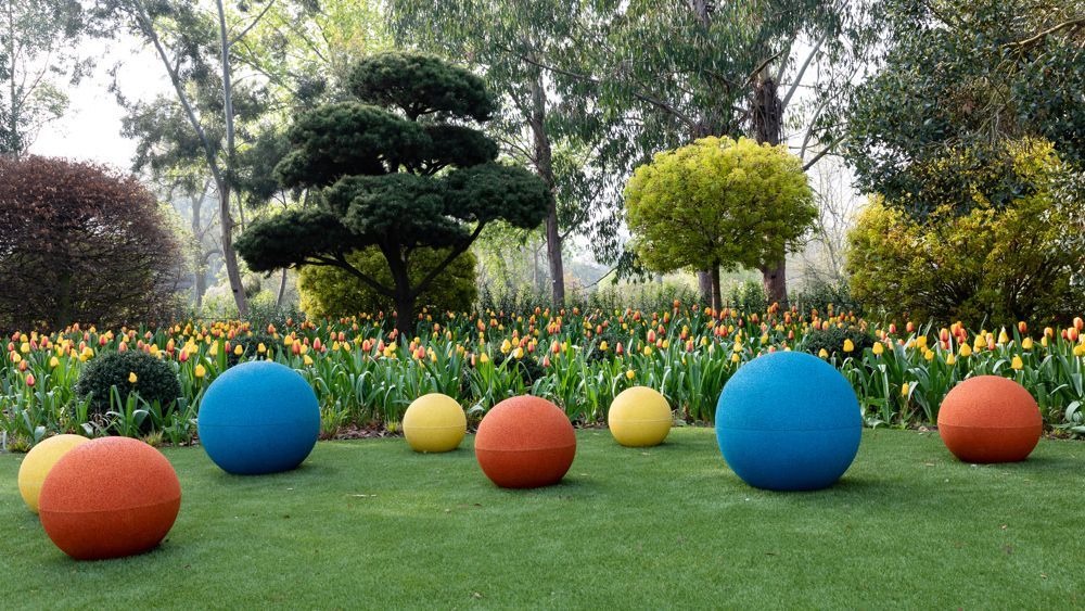 kew gardens playground - fake grass