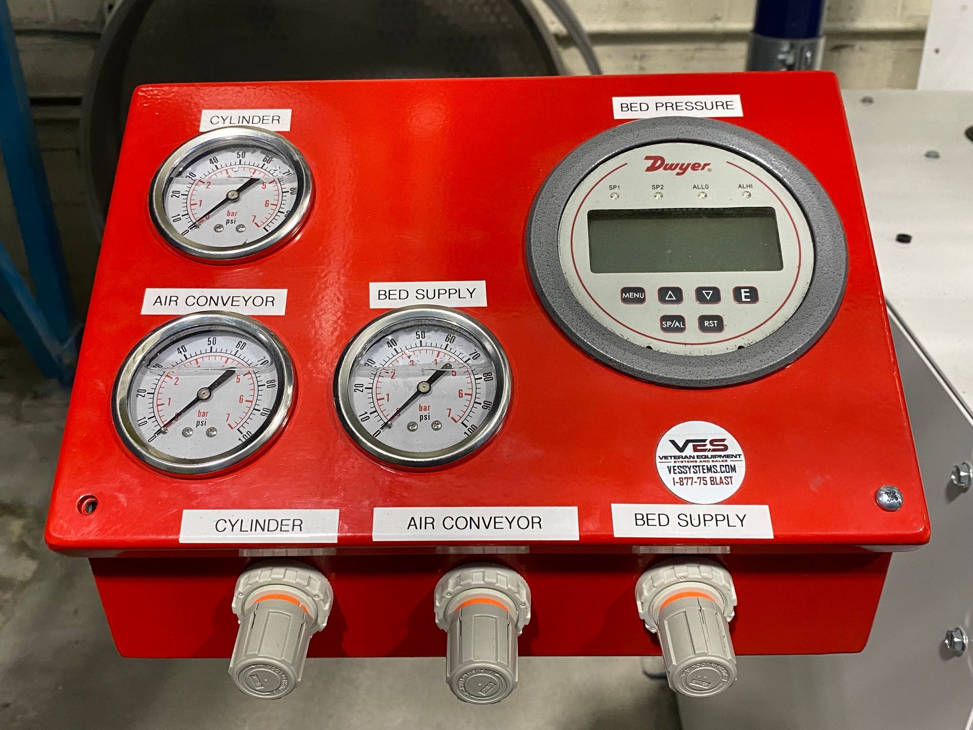 Display attached to VES high density particle separator installed inside facility