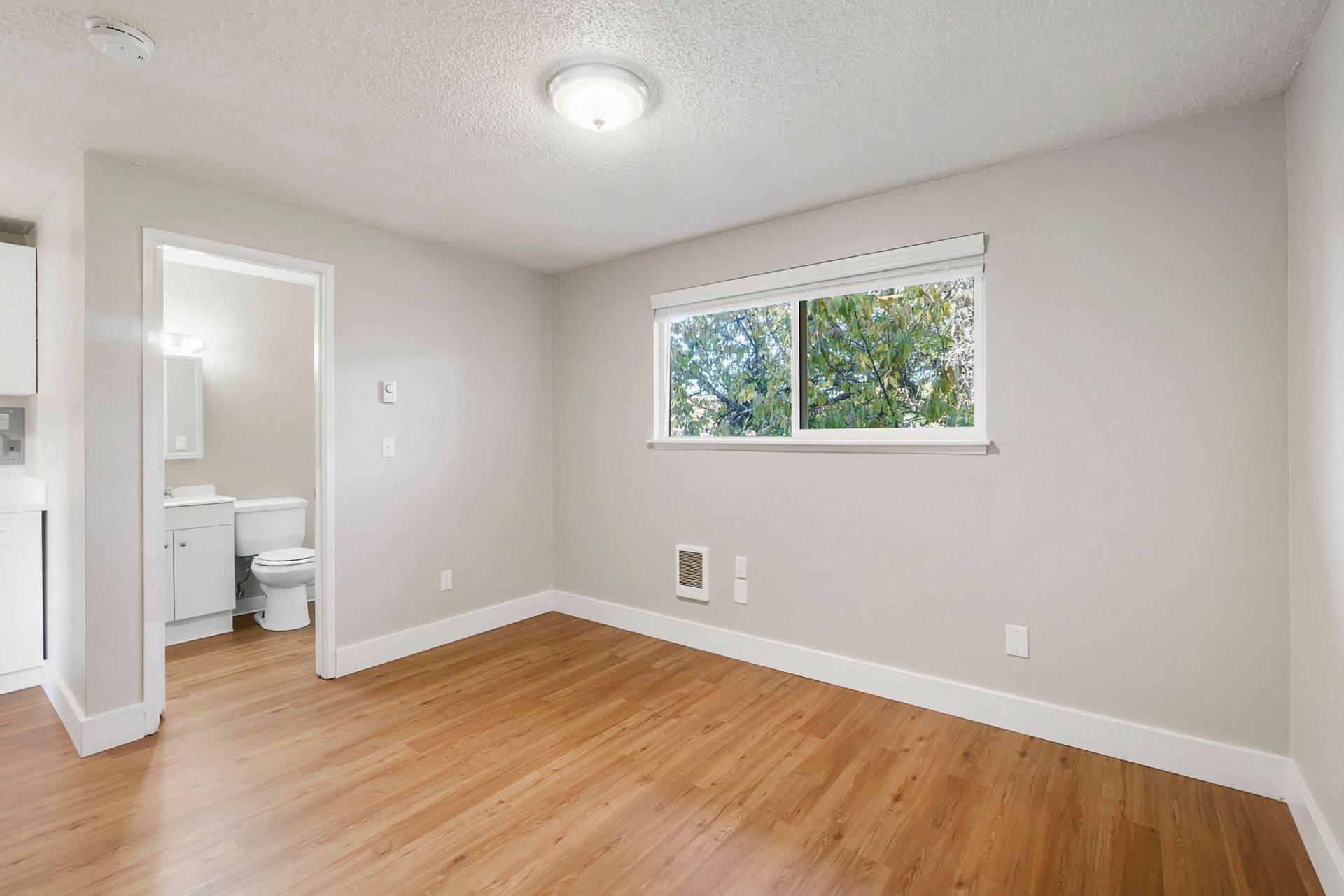 Lilly Apartments - bedroom