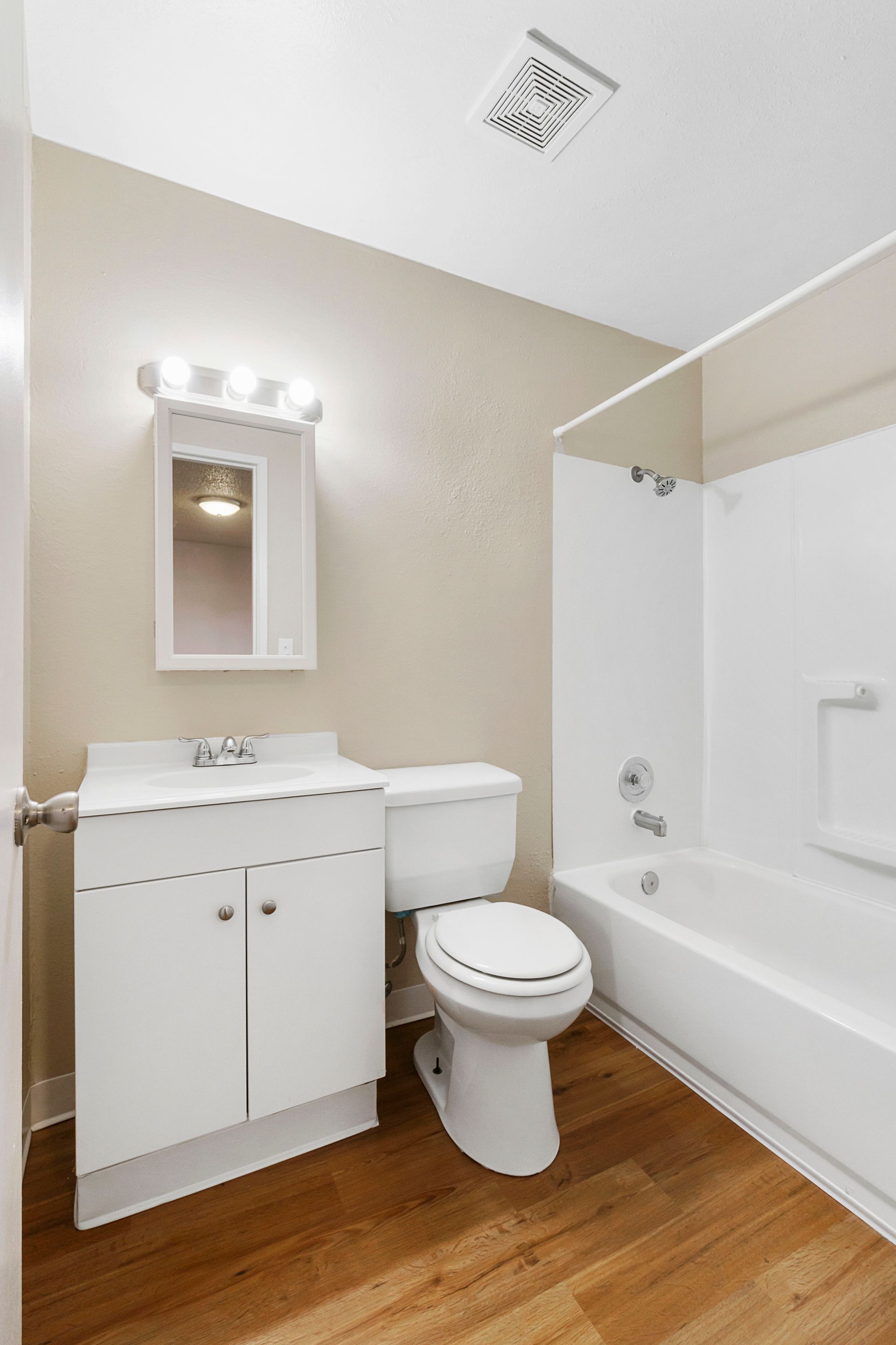 Lilly Apartments - bathroom