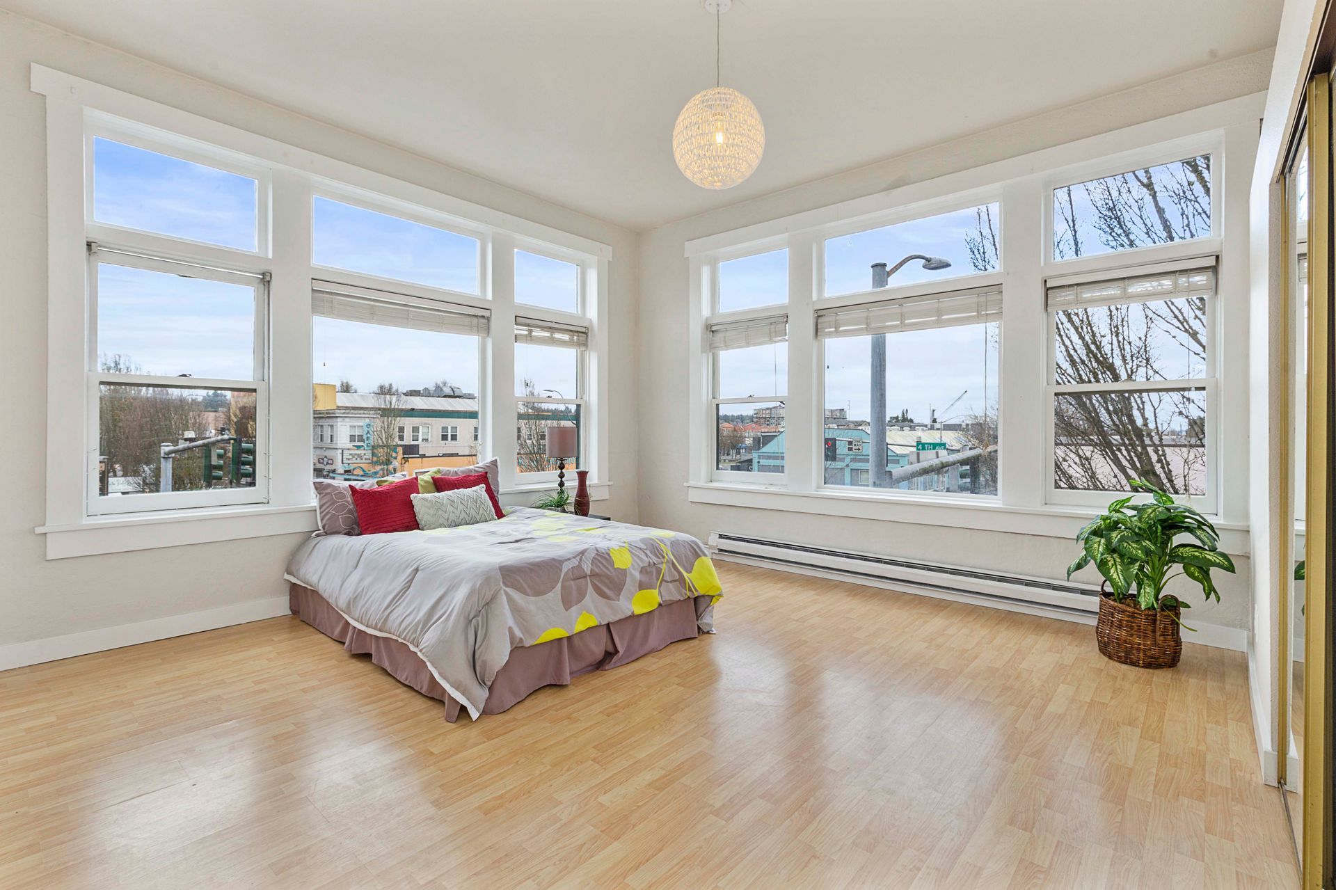 The Rex Building - bedroom