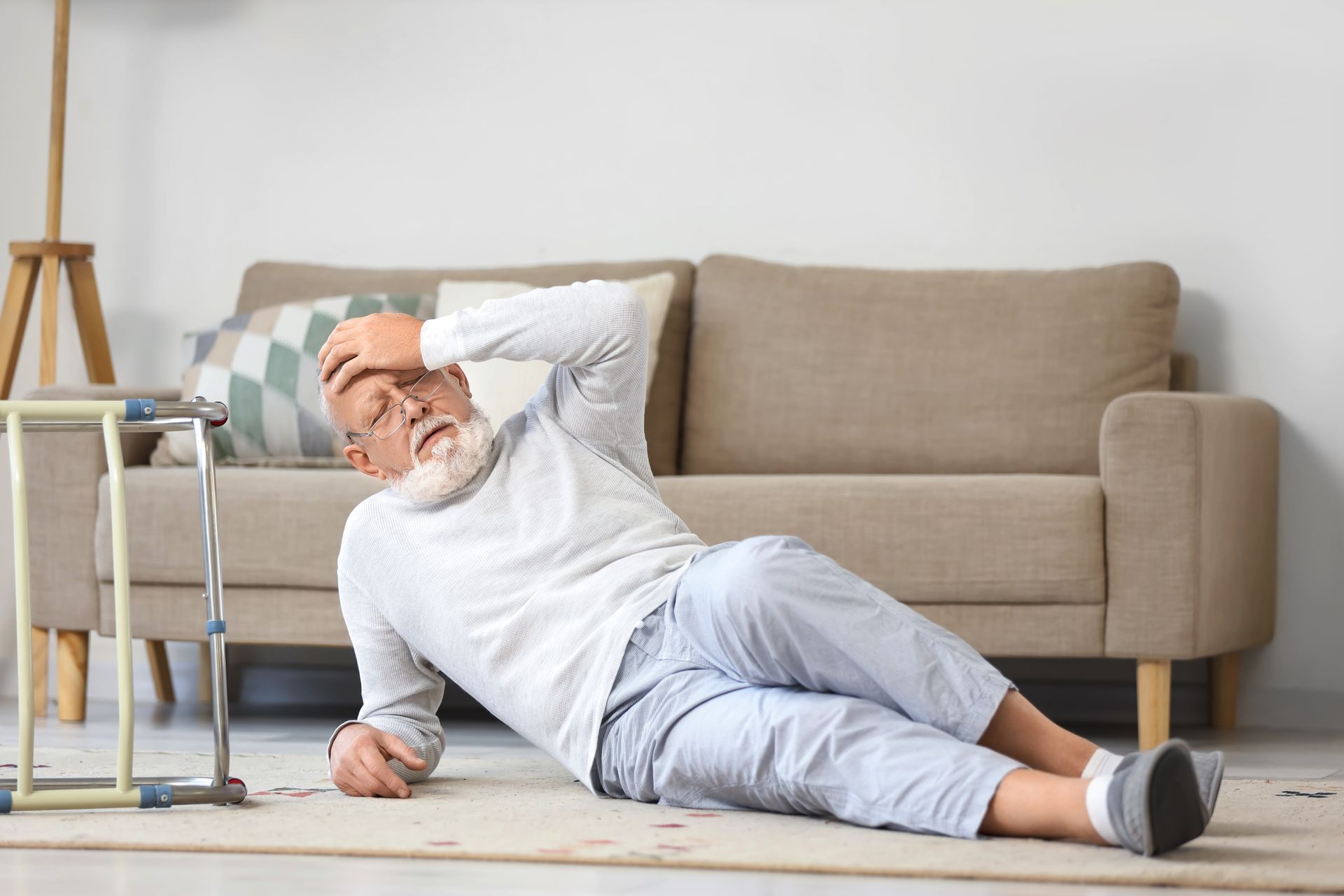 A man with upper and lower back pain — Jersey City, NJ — Pain and Disability Institute A man with upper and lower back pain — Jersey City, NJ — Pain and Disability Institute
