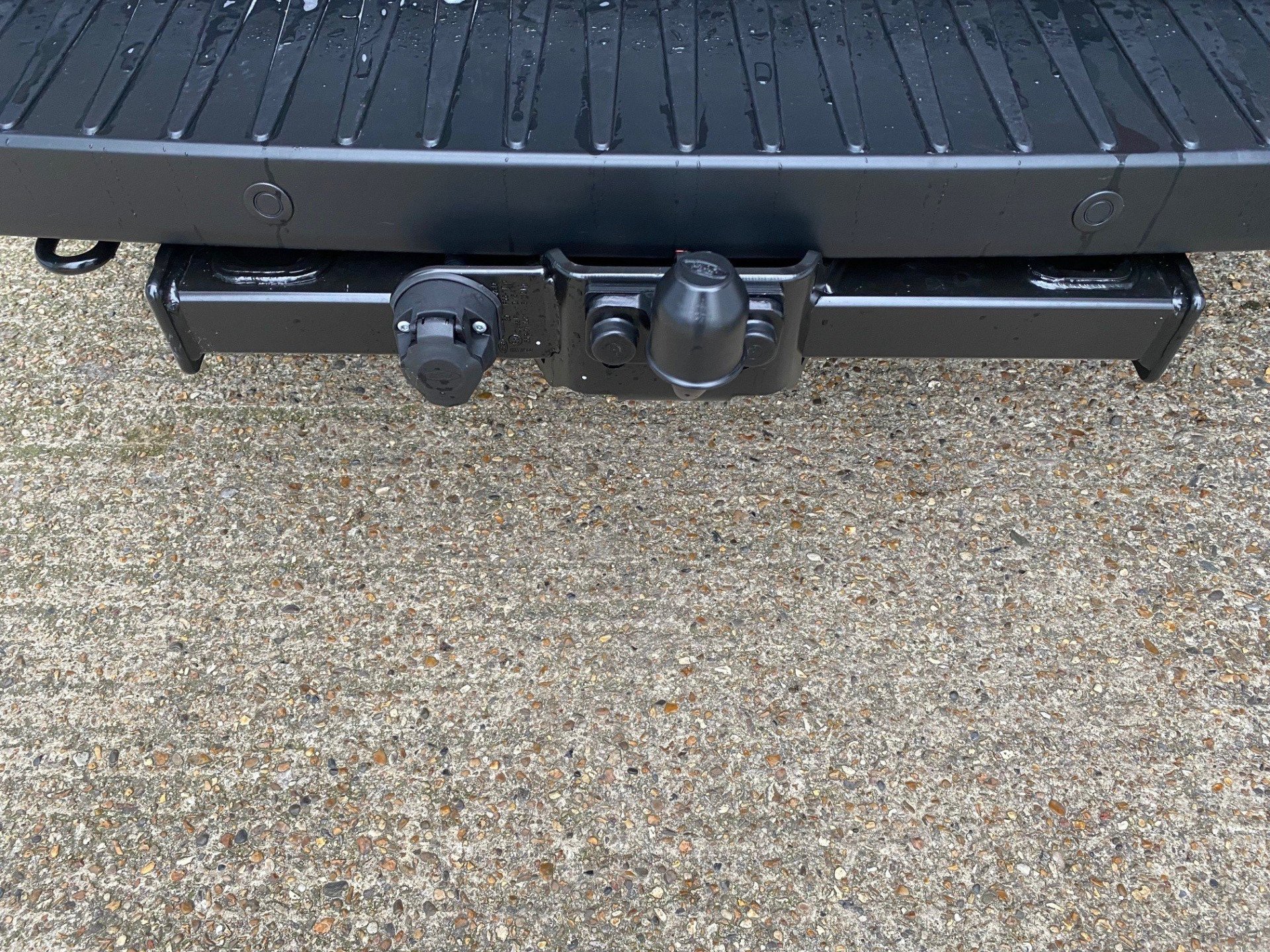 crew cab van hire double cab van rental 5 seat van rent a 6 seat van with towbar roof beacon