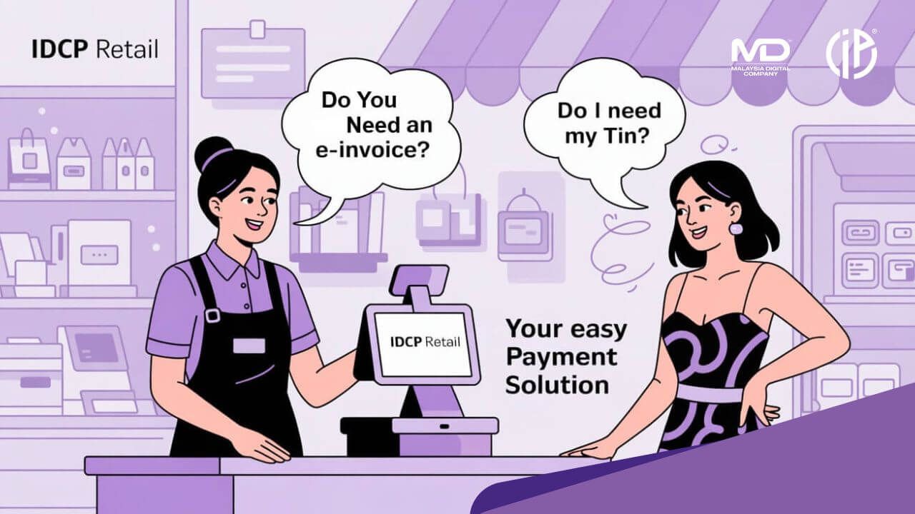 A retail cashier asks a customer if they need an e-invoice at a retail store 