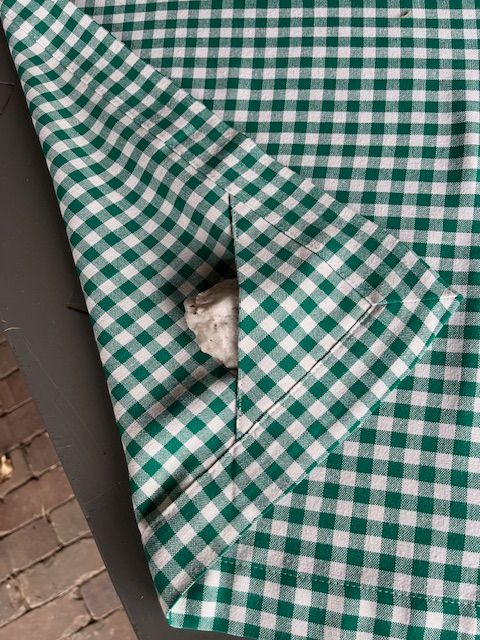 tafellaken met een extra hoekje waar een steen in kan, een vakantie souvenir  