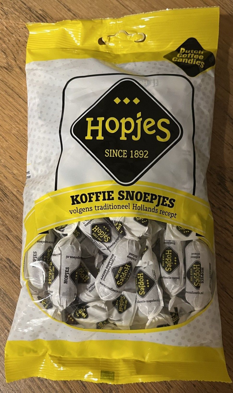 een zak Haagse hopjes gekregen toen ik met een opdracht een herinneringsdeken  uit Den Haag bezig was