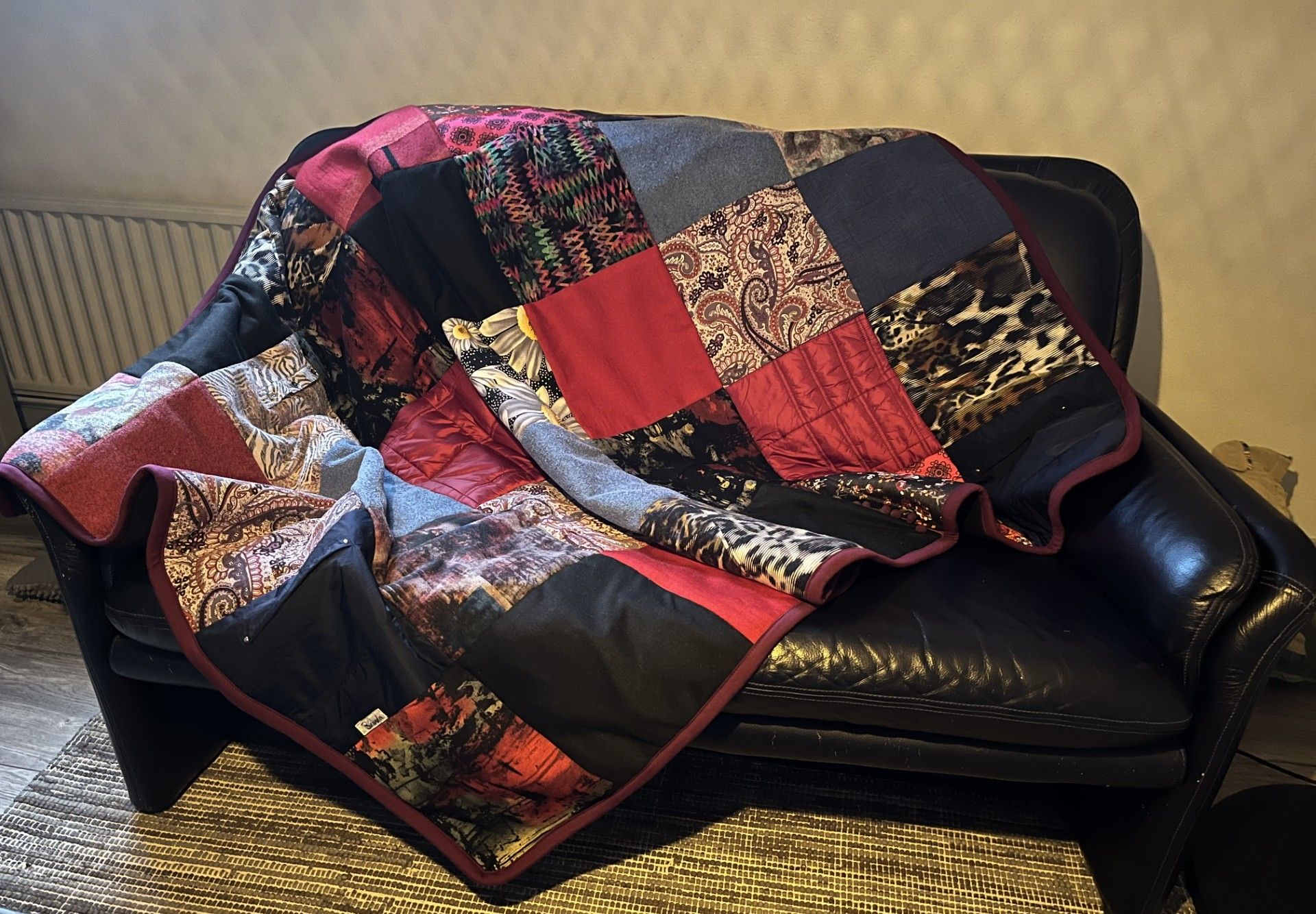 herinneringsdeken, memorydeken van kleding van een dierbare als een tastbare herinnering