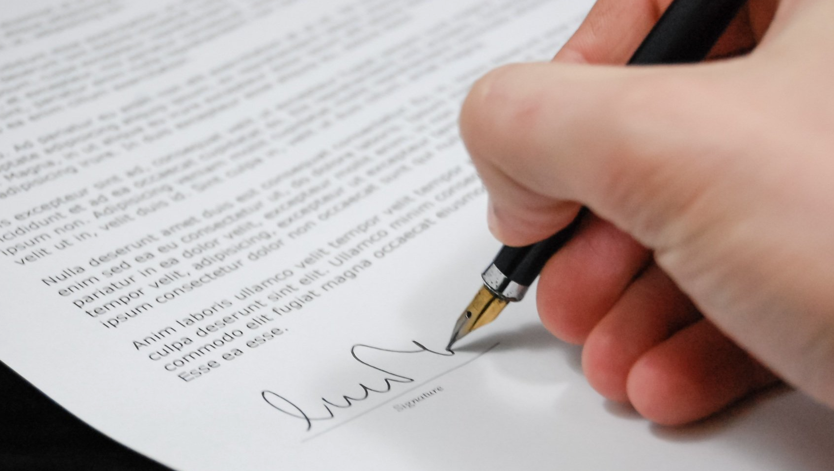 CONTRATOS