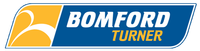 Het logo van Bomford Turner: een blauw-gele rechthoek met de tekst "BOMFORD TURNER".