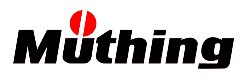 "Müthing"-logo: Zwarte tekst met een rode stip boven de "u", doorsneden door een witte verticale lijn.