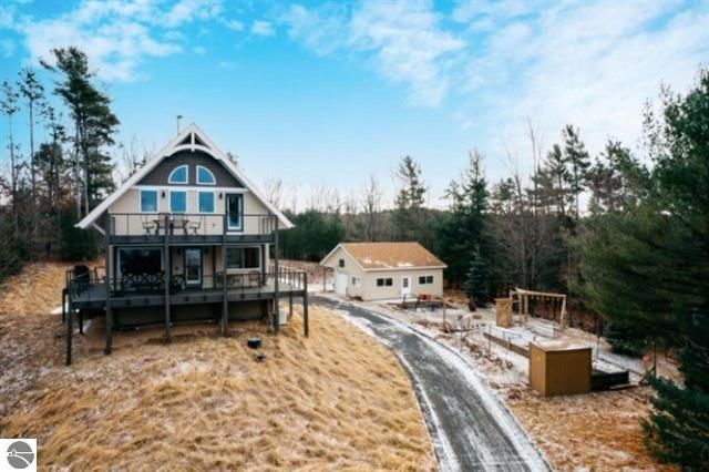 House in towering pines court