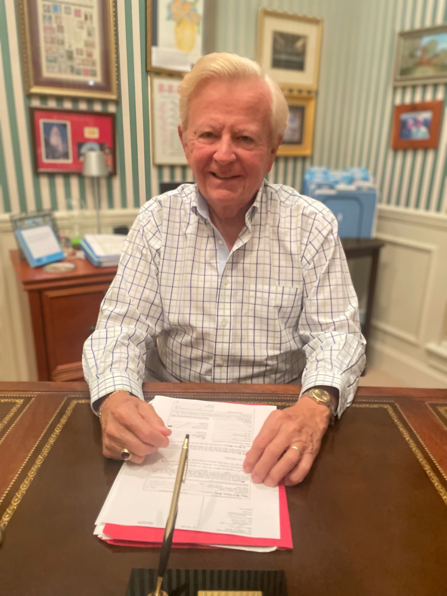 Couple with A Lawyer — Jacksonville, FL — The Divorce Mediation Center Couple with A Lawyer — Jacksonville, FL — The Divorce Mediation Center