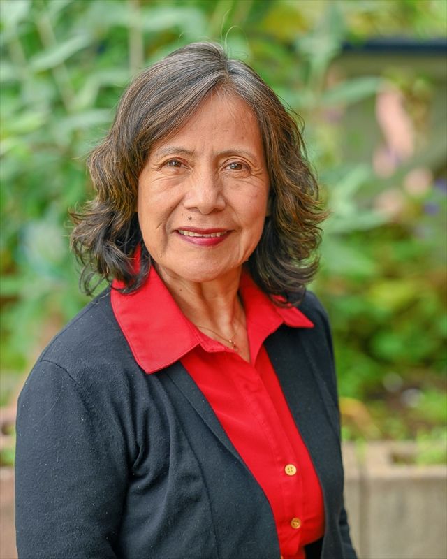 Olga Morataya,  Toddler Spanish Guide