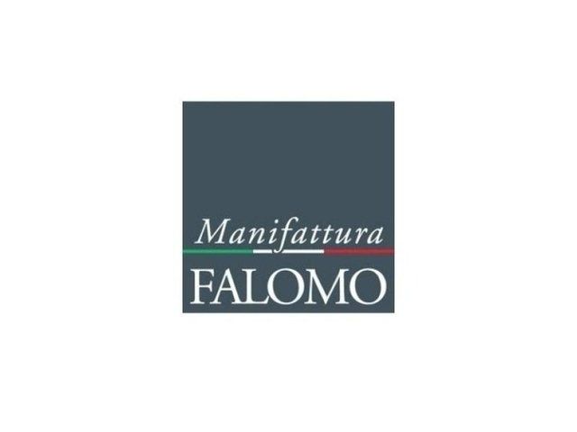 Logo per Manifattura Falomo, azienda italiana di materassi, testo su sfondo quadrato grigio scuro.